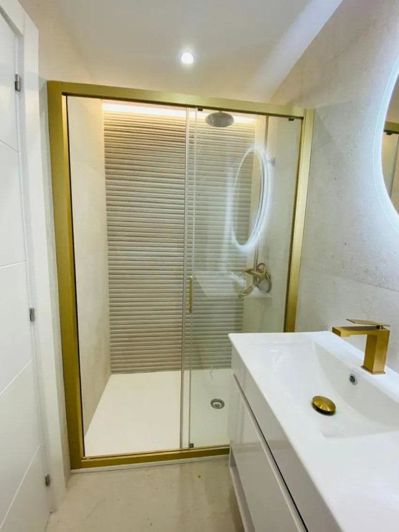 Image No.16-6 Bed Property for sale