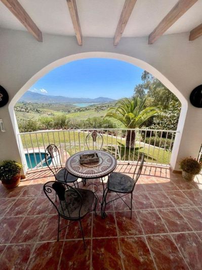 Image No.18-6 Bed Property for sale