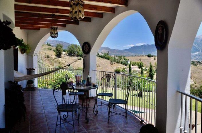 Image No.19-6 Bed Property for sale