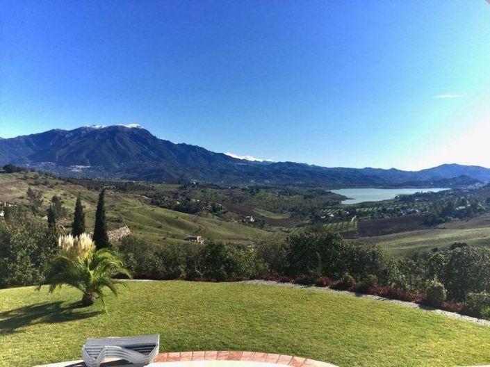 Image No.20-6 Bed Property for sale