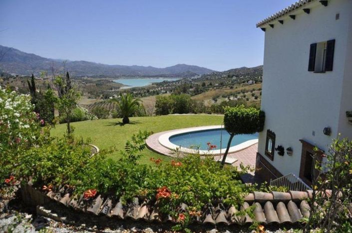 Image No.4-6 Bed Property for sale