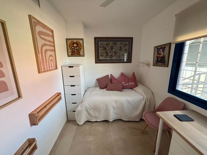 Image No.13-3 Bed Property for sale