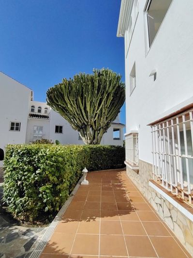 Image No.32-2 Bed Property for sale