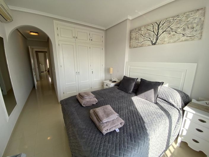 Image No.10-2 Bed Property for sale