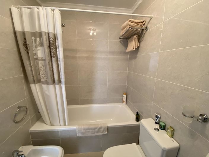 Image No.20-2 Bed Property for sale