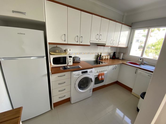 Image No.9-2 Bed Property for sale