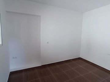 4143768-32489819
