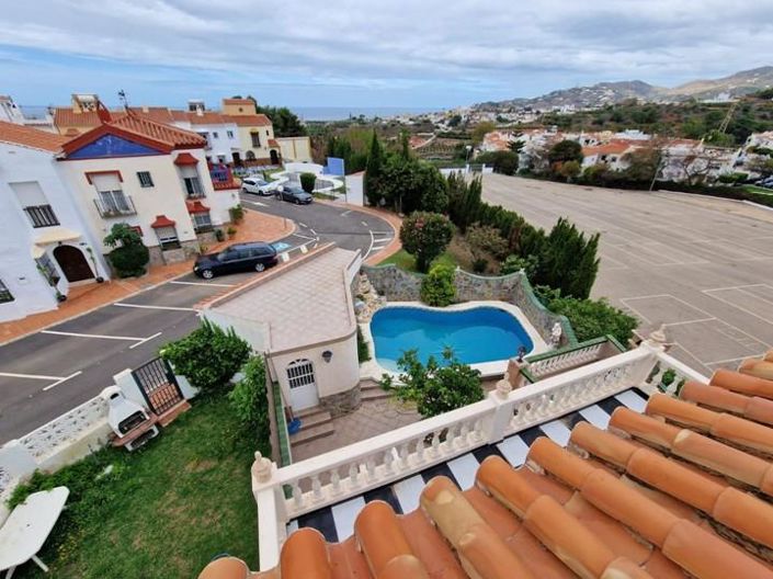 Image No.1-3 Bed Property for sale