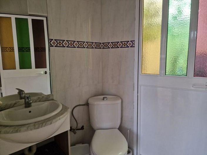 Image No.19-3 Bed Property for sale