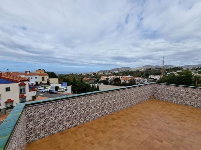 Image No.21-3 Bed Property for sale