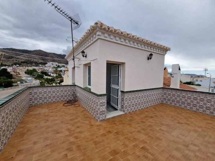 Image No.22-3 Bed Property for sale