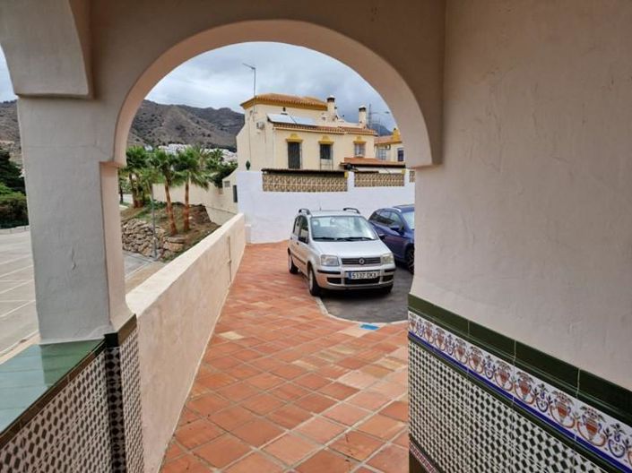 Image No.30-3 Bed Property for sale