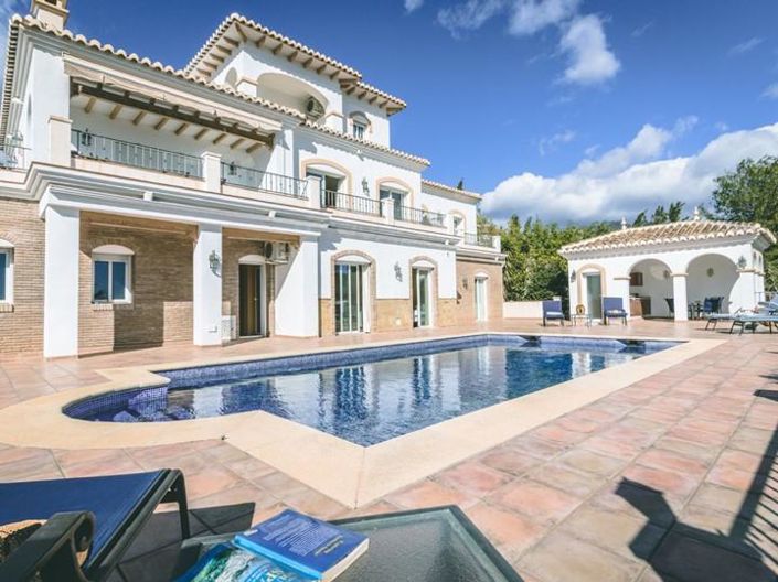 Image No.1-5 Bed Property for sale