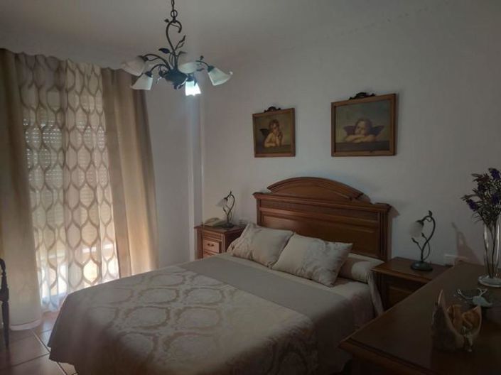 Image No.11-5 Bed Property for sale