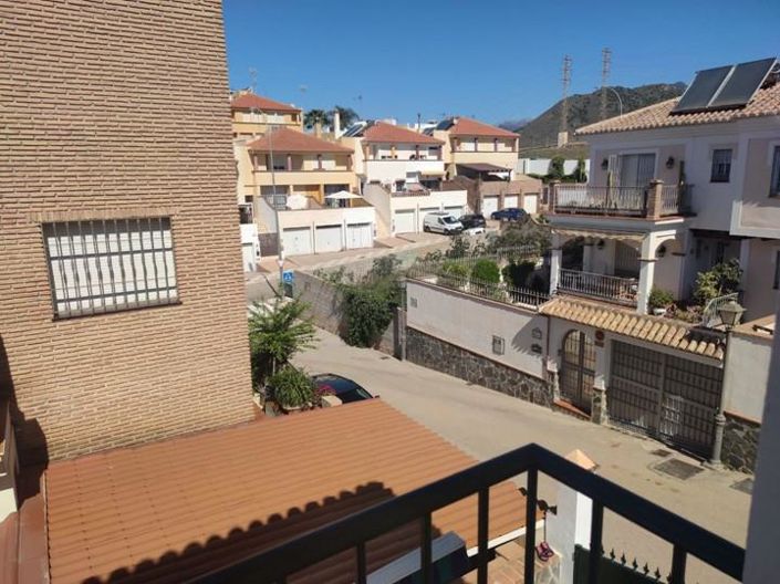 Image No.2-5 Bed Property for sale