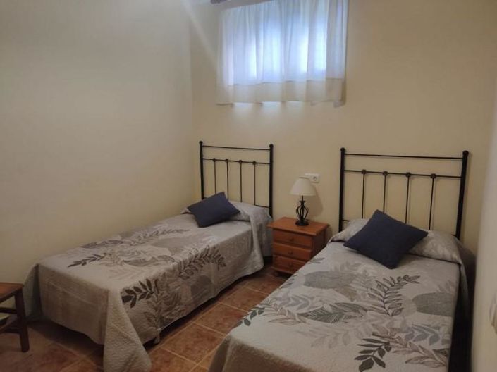 Image No.8-5 Bed Property for sale