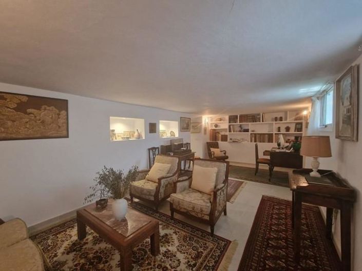 Image No.15-4 Bed Property for sale