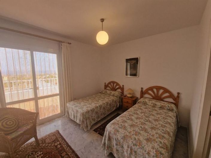 Image No.24-4 Bed Property for sale