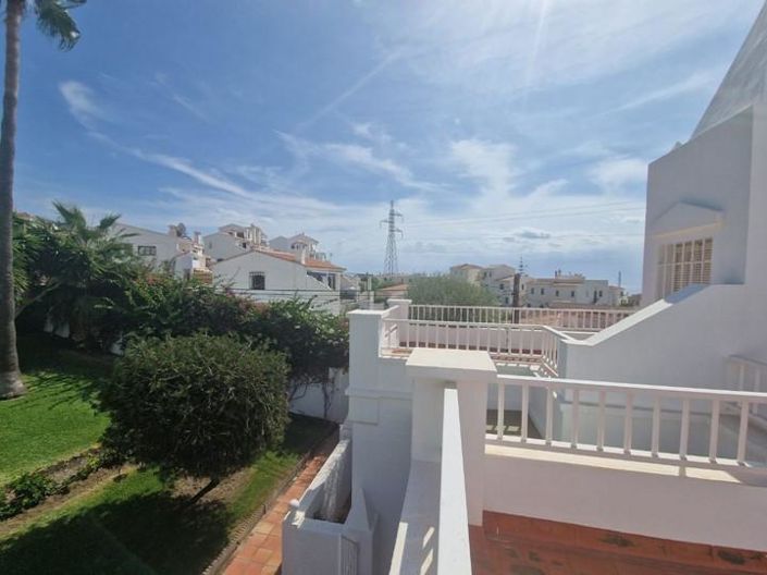 Image No.35-4 Bed Property for sale