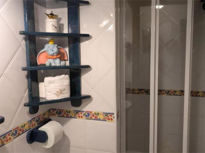 Image No.10-1 Bed Property for sale