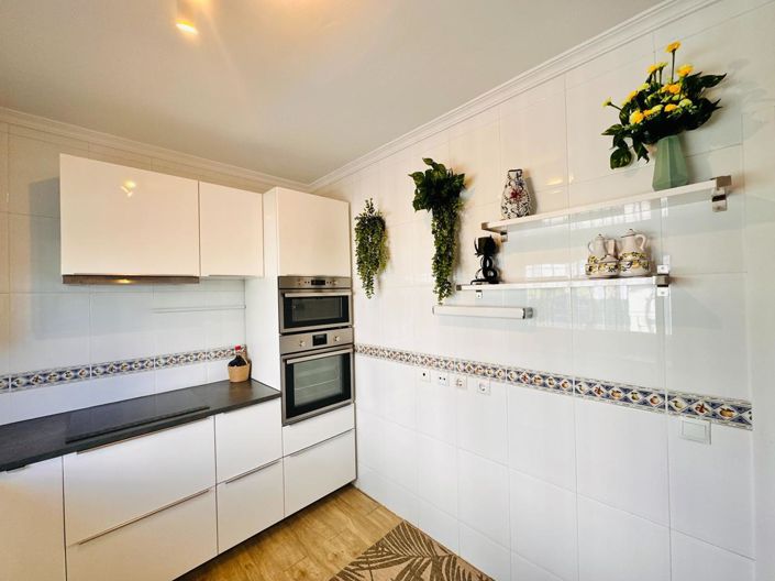 Image No.11-3 Bed Property for sale