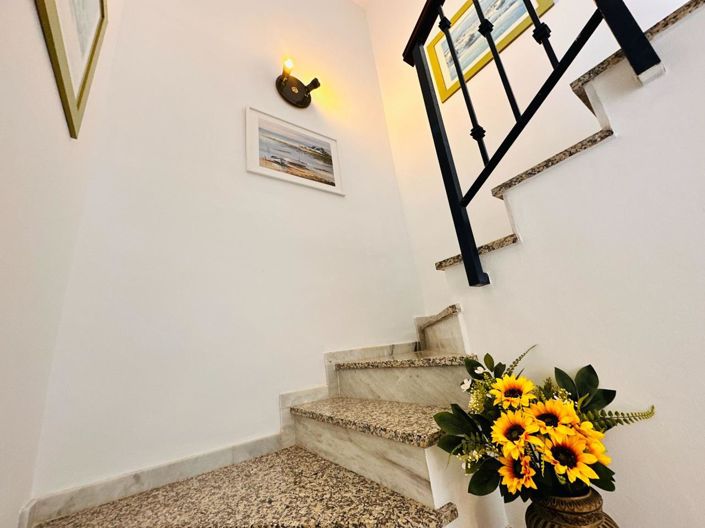 Image No.19-3 Bed Property for sale