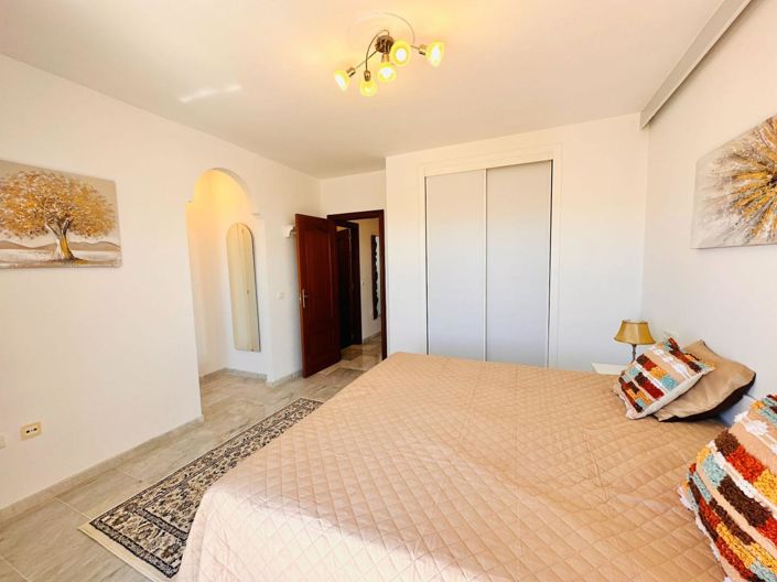 Image No.34-3 Bed Property for sale