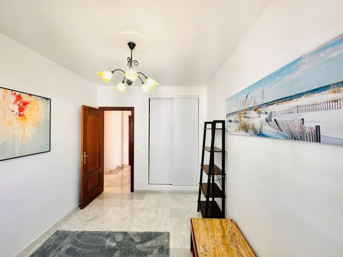 Image No.35-3 Bed Property for sale