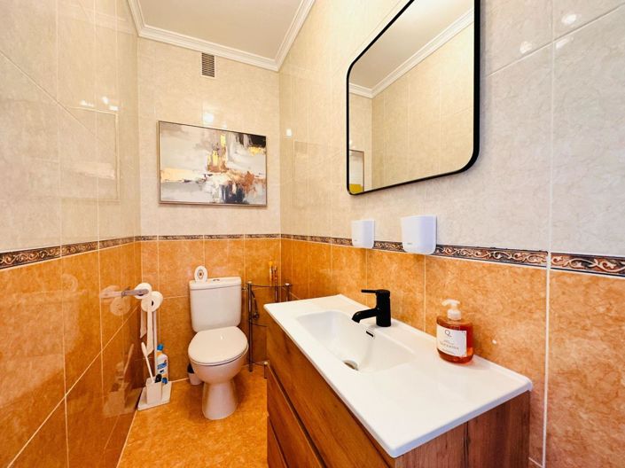 Image No.37-3 Bed Property for sale