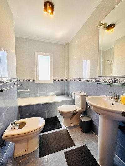 Image No.41-3 Bed Property for sale