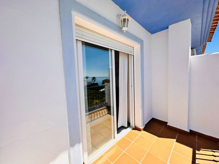 Image No.44-3 Bed Property for sale