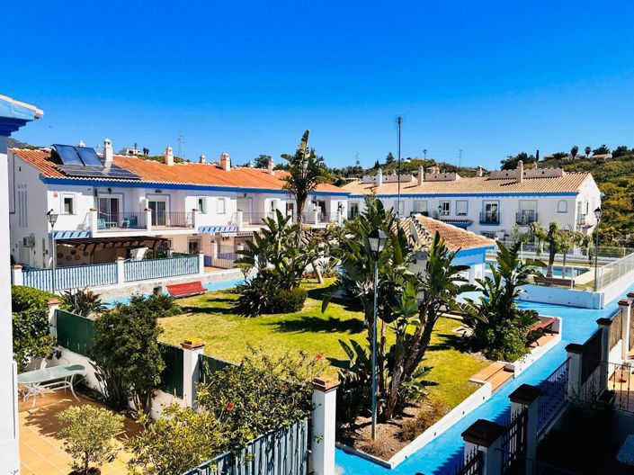 Image No.47-3 Bed Property for sale