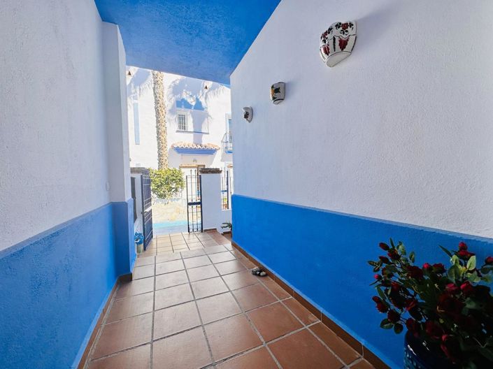 Image No.50-3 Bed Property for sale