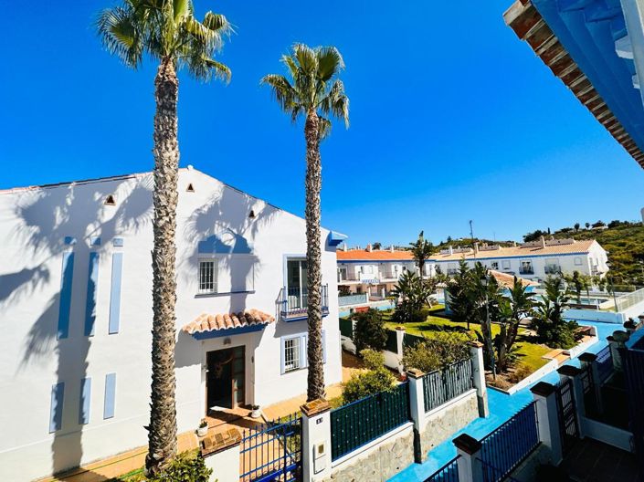 Image No.52-3 Bed Property for sale