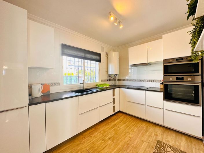 Image No.7-3 Bed Property for sale