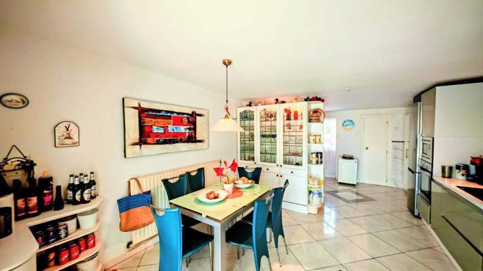 Image No.15-3 Bed Property for sale