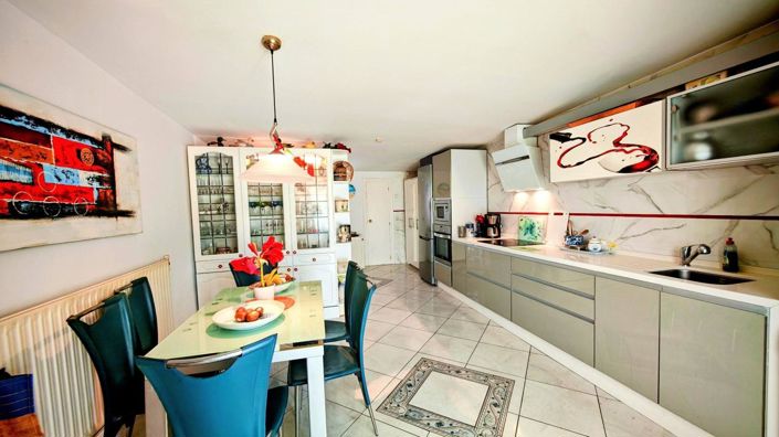 Image No.17-3 Bed Property for sale