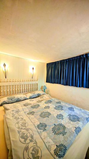 Image No.21-3 Bed Property for sale