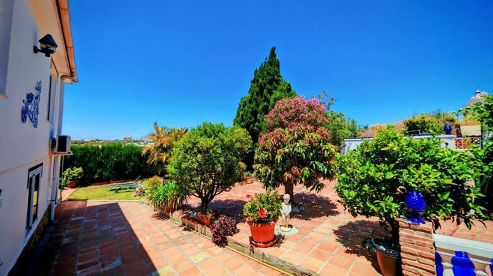 Image No.30-3 Bed Property for sale