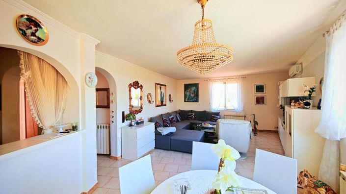 Image No.9-3 Bed Property for sale