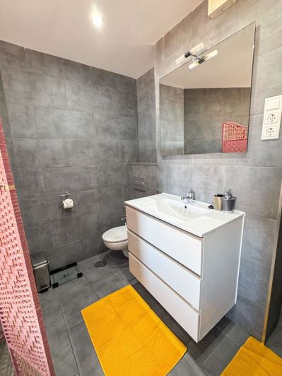 Image No.18-3 Bed Property for sale