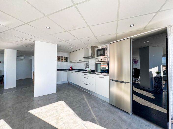 Image No.9-3 Bed Property for sale