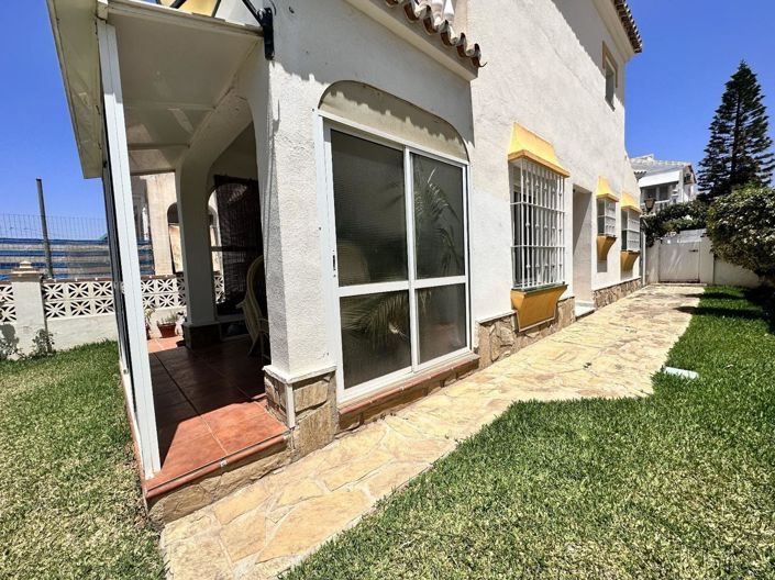 Image No.15-3 Bed Property for sale