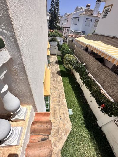 Image No.19-3 Bed Property for sale