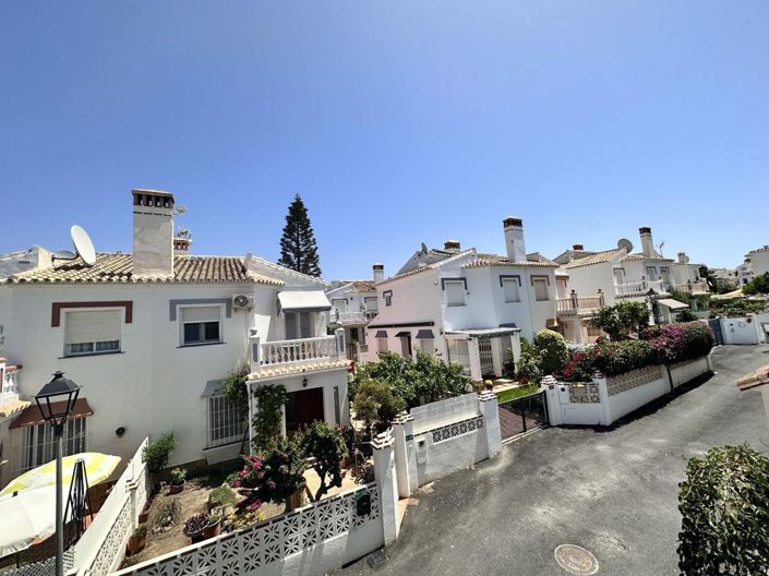 Image No.23-3 Bed Property for sale