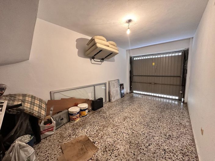 Image No.24-3 Bed Property for sale