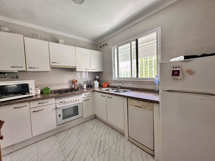 Image No.7-3 Bed Property for sale