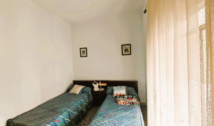 Image No.13-4 Bed Property for sale