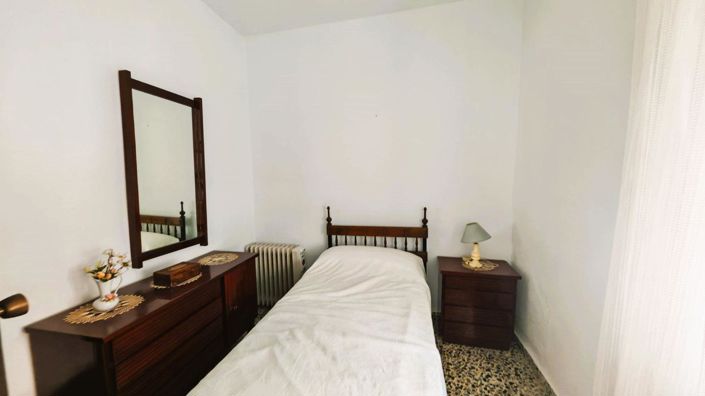 Image No.14-4 Bed Property for sale