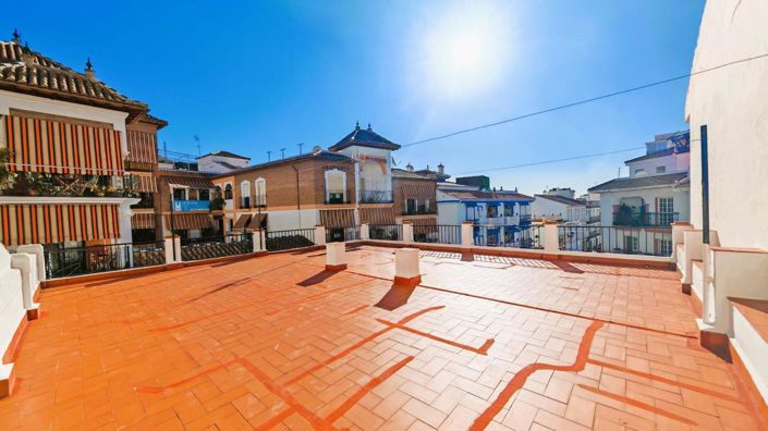 Image No.3-4 Bed Property for sale